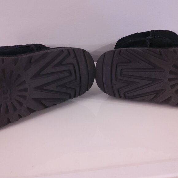 Tall Ugg Boots - Picture 10 of 11